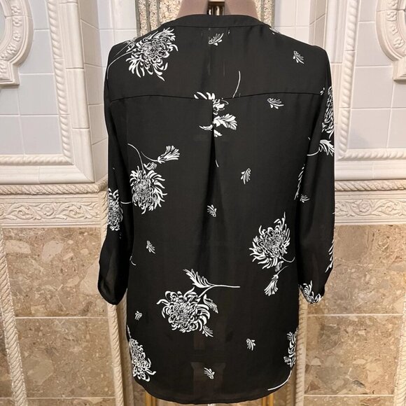 Maurices. Size L. Pullover Roll tab sleeve, Lattice inserts Top. Black B115 - Picture 2 of 7